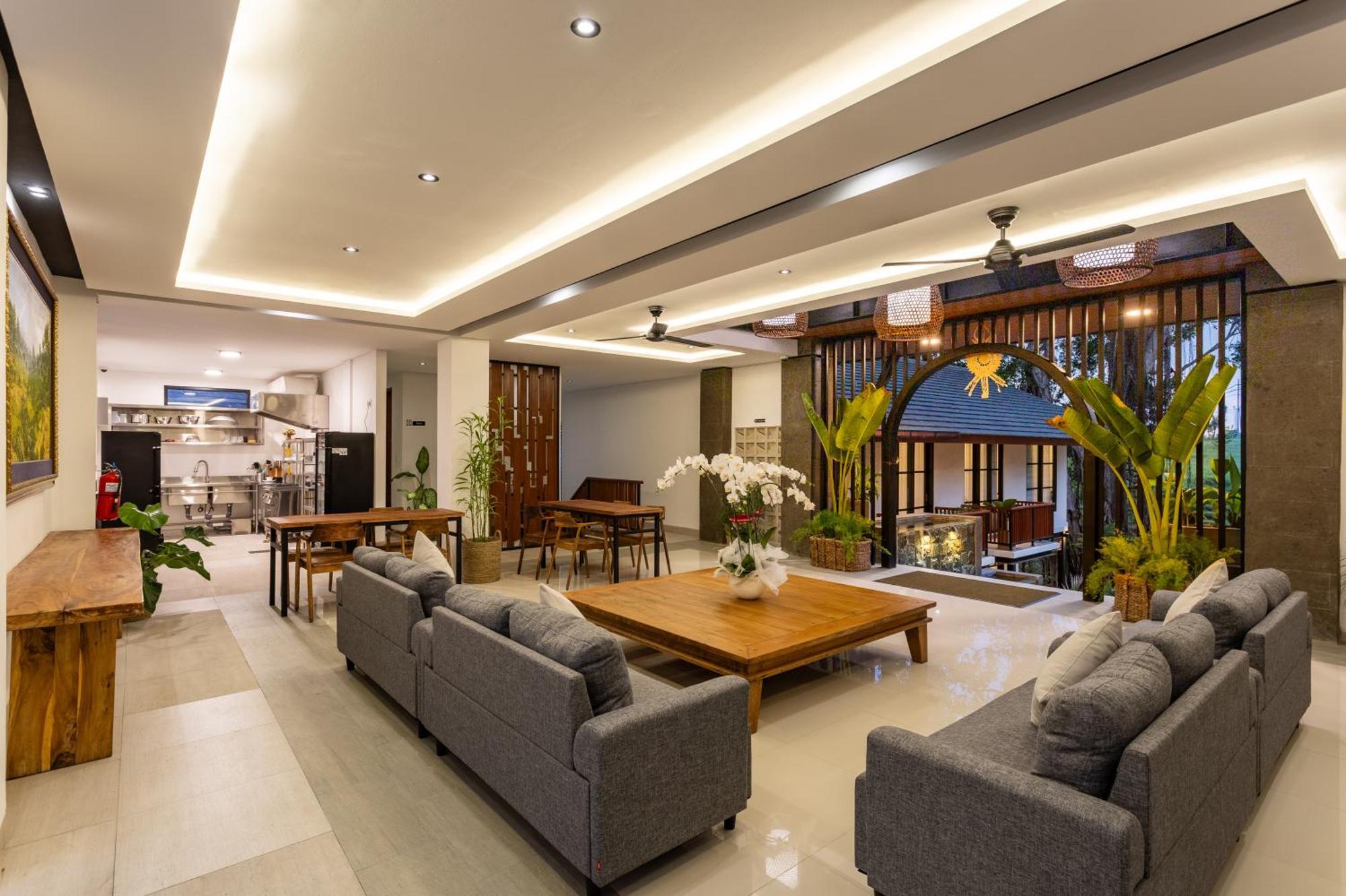 Hotel Paripadi 3*